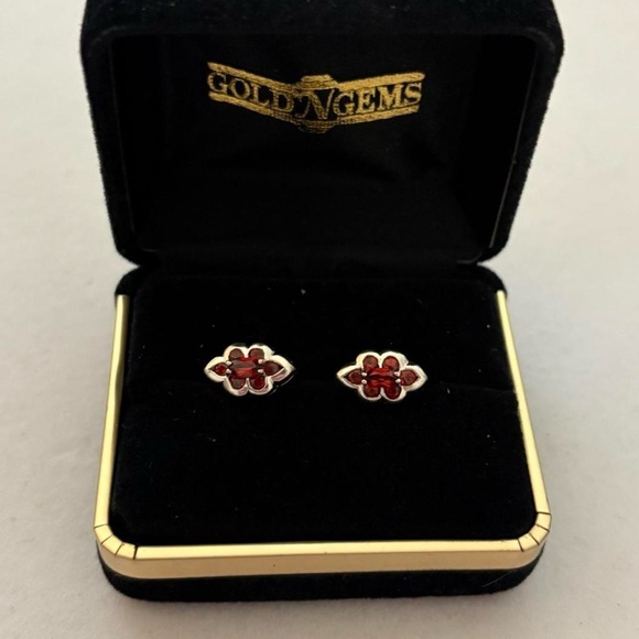 Vintage JLX 10k Solid White Gold Red Garnet Cluster Stud Earrings - Picture 4 of 10